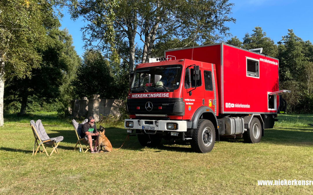 Wie es ist Vollzeit im ausgebauten Feuerwehr LKW bzw. Van zu leben