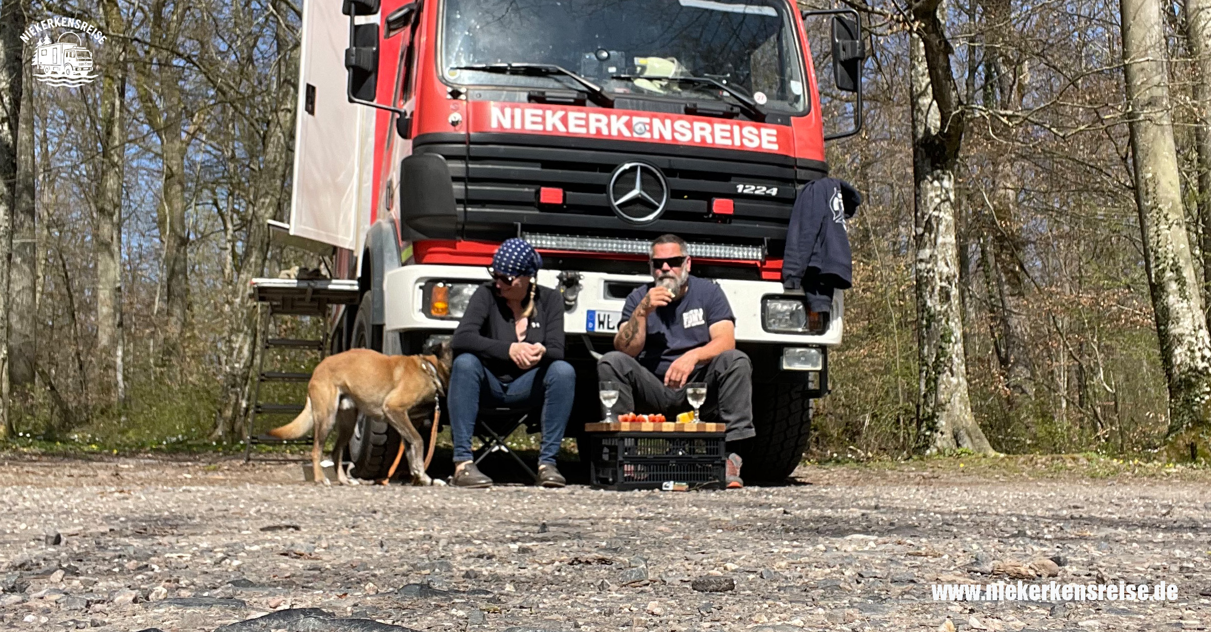 Vanlife-Pause am Wohnmobilstellplatz Languimberg mit Expeditionsmobil von niekerkensreise