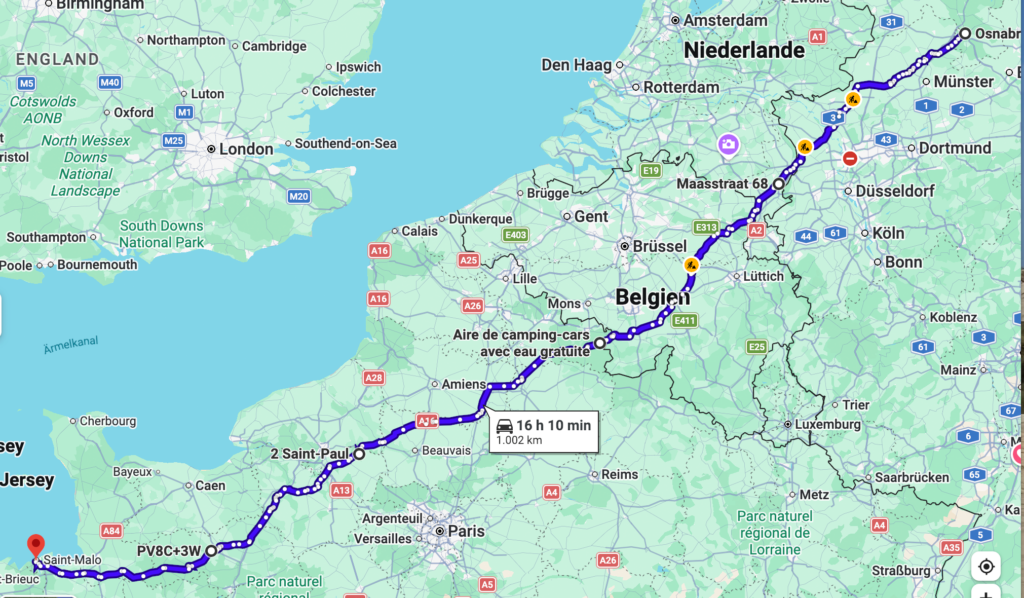 Kartenansicht der Wohnmobilroute von Osnabrück nach Saint-Malo über die Niederlande, Belgien und Frankreich. Die Strecke führt über Landstraßen mit Zwischenstopps in Kessel, Solre-le-Château, Lyons-la-Forêt und Écouché-les-Vallées und ist rund 1.000 Kilometer lang.